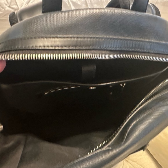 Unisex Burberry Backpack. Barely used and in excellent condition! - Picture 4 of 4